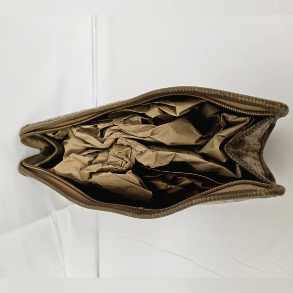 Fendi Zucca Monogram Canvas And Leather Zippered Cluch Bag In Camel And Brown - Picture 12 of 15